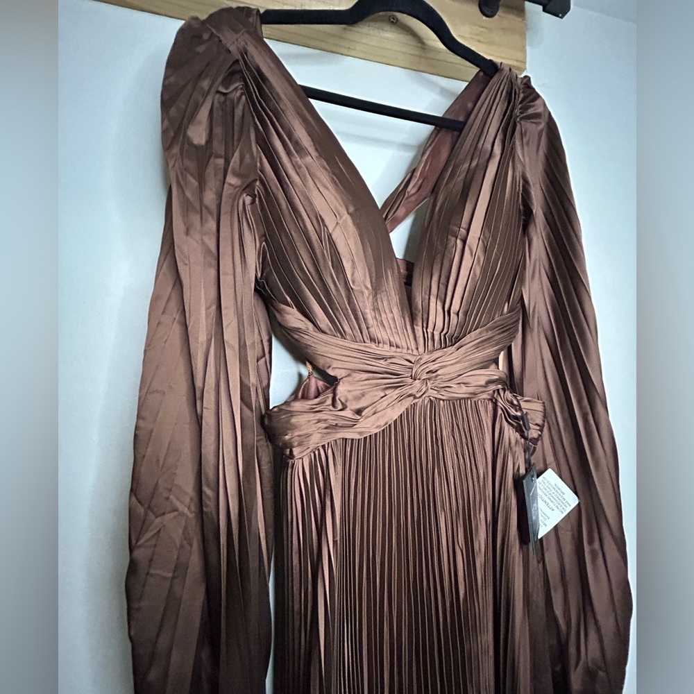 NWT Mac Duggal Brown Long Sleeve Pleated Cut-out Dress in Espresso - Picture 2 of 11